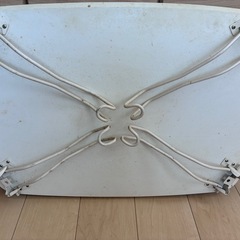 ピンク　小型猫足テーブルの画像