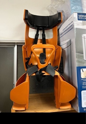 大阪市発引取可能　ほぼ新品定価22000円ヤマハ YAMAHA ヘッドレスト付き グランディアリヤチャイルドシート グランオレンジ