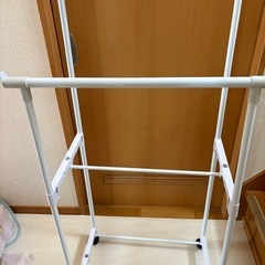 ハンガーラックの画像