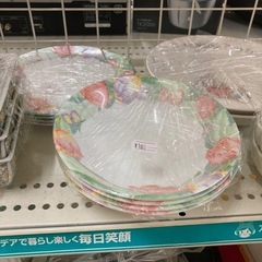 食器1セット100円からあります！の画像