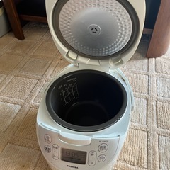 TOSHIBA 炊飯器の画像