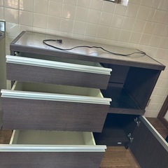 キッチンカウンター、一口電源付きの画像