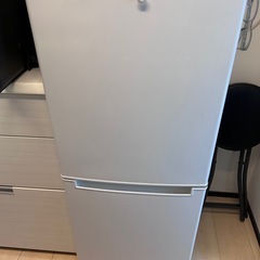 送料込み！冷蔵庫　取りに来られる方更にお安く！ 冷蔵庫106リットル (r) 江井ヶ島のキッチン家電《冷蔵庫》の中古