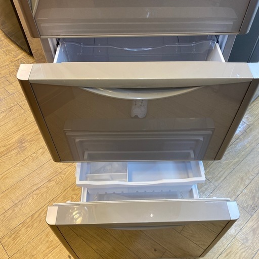 8/11値下げしました！?クリスタルシャンパン?HITACHI 315L冷蔵庫 2017