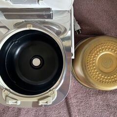 Panasonic　パナソニック　炊飯器　可変圧力IHジャー炊飯器　SR-PW107　5.5合炊　3.2リットル　2017年製の画像