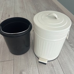 ゴミ箱の画像
