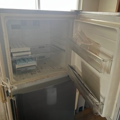 SHARP冷蔵庫の画像