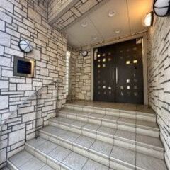 【三軒茶屋駅】【月約3万円】【週4日×朝1.5時間】マンション清掃/未経験者可～日払い可(三軒茶屋6)の画像
