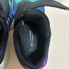 瞬足スニーカーの画像