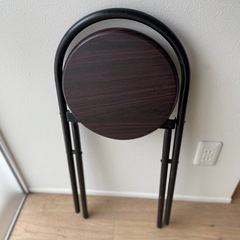 折りたたみ椅子の画像
