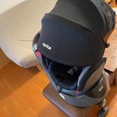 アップリカ　ディアターン　プラス　プレミアム　新生児　チャイルドシートの画像