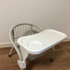 豆椅子テーブルの画像