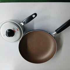 なべ　フライパン　０円