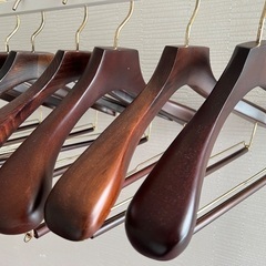 木製ハンガー9本の画像