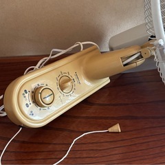 壁掛け扇風機　通電ok 訳ありの画像