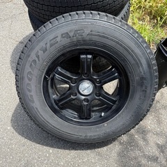 ハイエース200用195/80R15 スタッドレス付きの画像