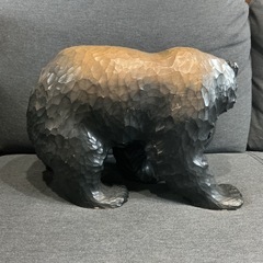 鮭をくわえた木彫りの熊🐻　インテリア🍀 置物 くま 木彫りの熊 黒の画像