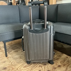 旅行やお出かけに✈️💨 お買い得❗️ キャリーケース スーツケース トラベルバック　黒・グレー の画像