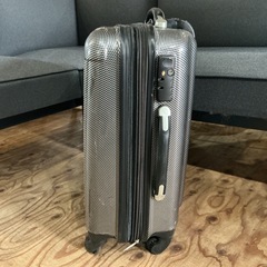 旅行やお出かけに✈️💨 お買い得❗️ キャリーケース スーツケース トラベルバック　黒・グレー の画像