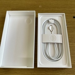 iPhone16e箱　ケーブル付きの画像