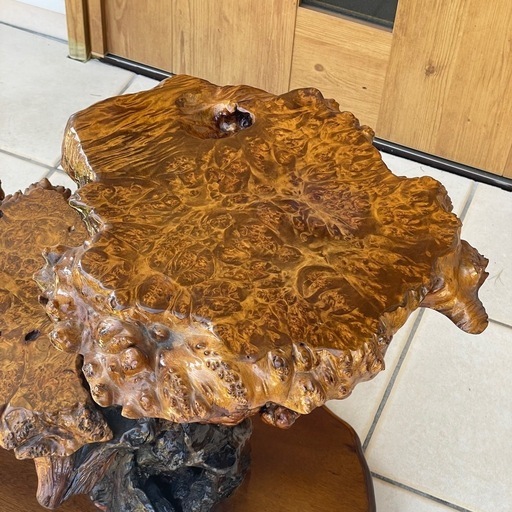 刳り貫き　花台　根木台　唐木？ 花台: 黒檀 二重天 唐草彫り 花台 巾55.5cm 大阪唐木指物 no