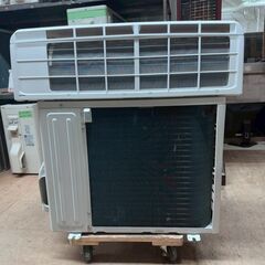 K06402 中古エアコン ヤマダ 2022年製 主に10畳用 冷房能力 2.8KW / 暖房能力 3.6KWの画像