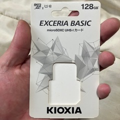 128GB microSDカードの画像