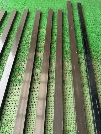 フェンス部品 角パイプ 長さ約114cm 幅約5cm 厚み約2.7cm