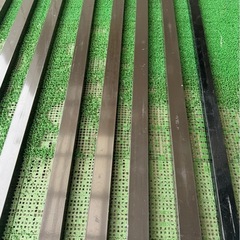 フェンス部品 角パイプ 長さ約114cm 幅約5cm 厚み約2.7cmの画像