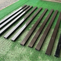 フェンス部品 角パイプ 長さ約114cm 幅約5cm 厚み約2.7cmの画像