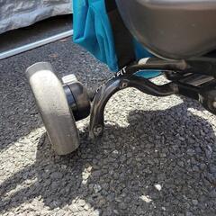 ハンドル付き折りたたみ三輪車の画像