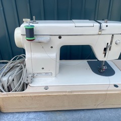 ジャノメミシン　MODEL 802 昭和レトロの画像