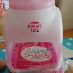 今の季節にかき氷機(手動)の画像