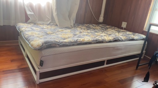 セミダブルベッド