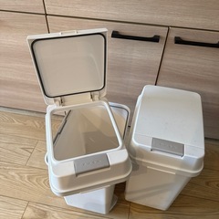 密閉　ゴミ箱 2つセットの画像