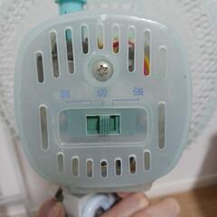 はさむタイプの扇風機の画像