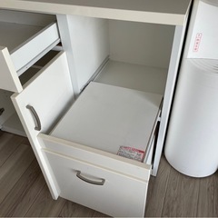 食器収納棚　の画像