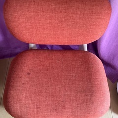 ニトリ　ワイド　ダイニングチェア　オレンジ　の画像