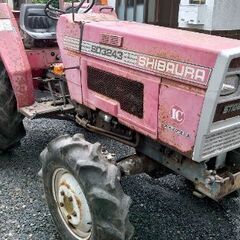シバウラトラクターSD3243の画像