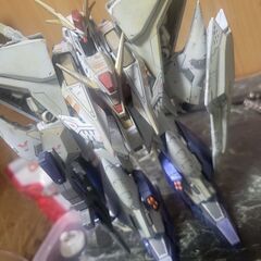 クスィーガンダム完成品　塗装デザリング済みの画像