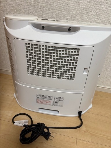SHARP 加湿 セラミックファンヒーター シャープ、しっかり温風＆加湿の新型セラミックファンヒーター