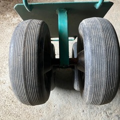 農作業　タイヤ付き　椅子の画像