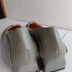 新品 25cm グレー ポインテッドトゥ パンプスの画像