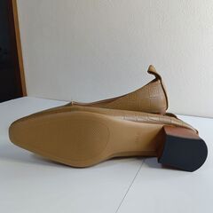 新品 25cm ブラウン クロコ型押し パンプスの画像