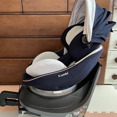 combi チャイルドシートの画像