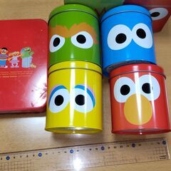 セサミストリートの缶の画像