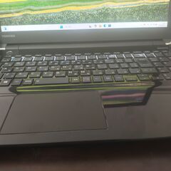 東芝　高性能7世代Core i7搭載 高速SSD240G　メモリ8G　薄型スリム　テンキー　フルHD大画面15.6インチ　薄型軽量モデル　カメラ内蔵　HDMI出力　USB3.0 Wifi対応の画像