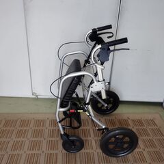 カナヤママシナリー 歩行車 歩行器 介助型車椅子 ハンドル高さ調節可 シルバー　/UJ-1311 1Fの画像