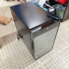 アイリスオーヤマ ワインセラー PWC-251P-B 2021年...