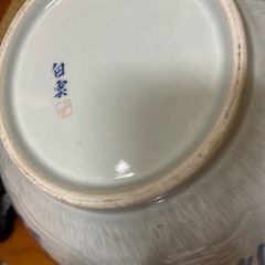 白い壺の画像